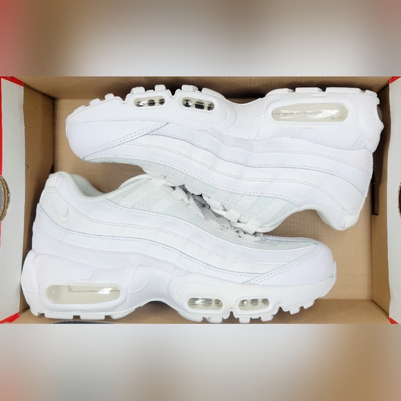 Nike Air Max 95 GS 'Triple White' (CJ3906-100) Sz 7Y=Womens NIB